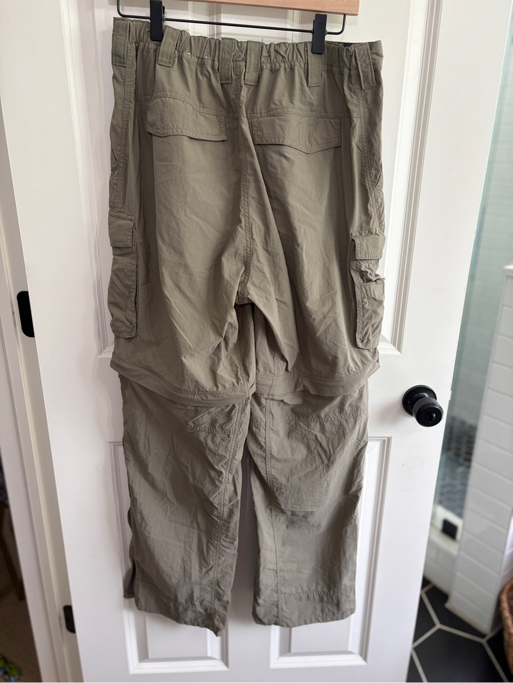 Great condition REI Men's Convertible Cargo Pants size L — Olive Green. Nylon - Picture 9 of 13
